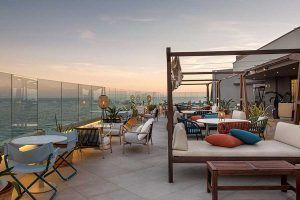 MeSItgesTerramar-Rooftop_Radio_Bar